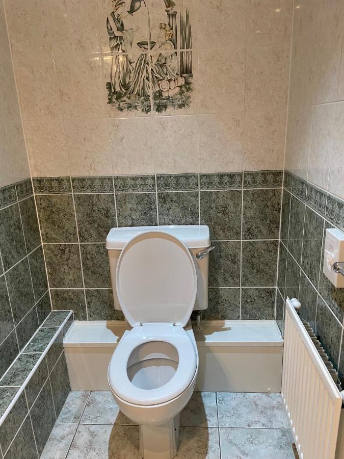The Cottage Inn Llandeilo Bagian luar foto