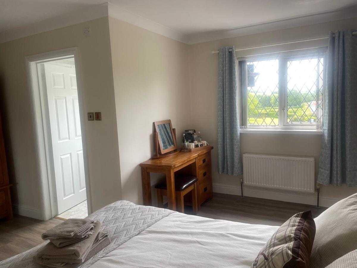 The Cottage Inn Llandeilo Bagian luar foto
