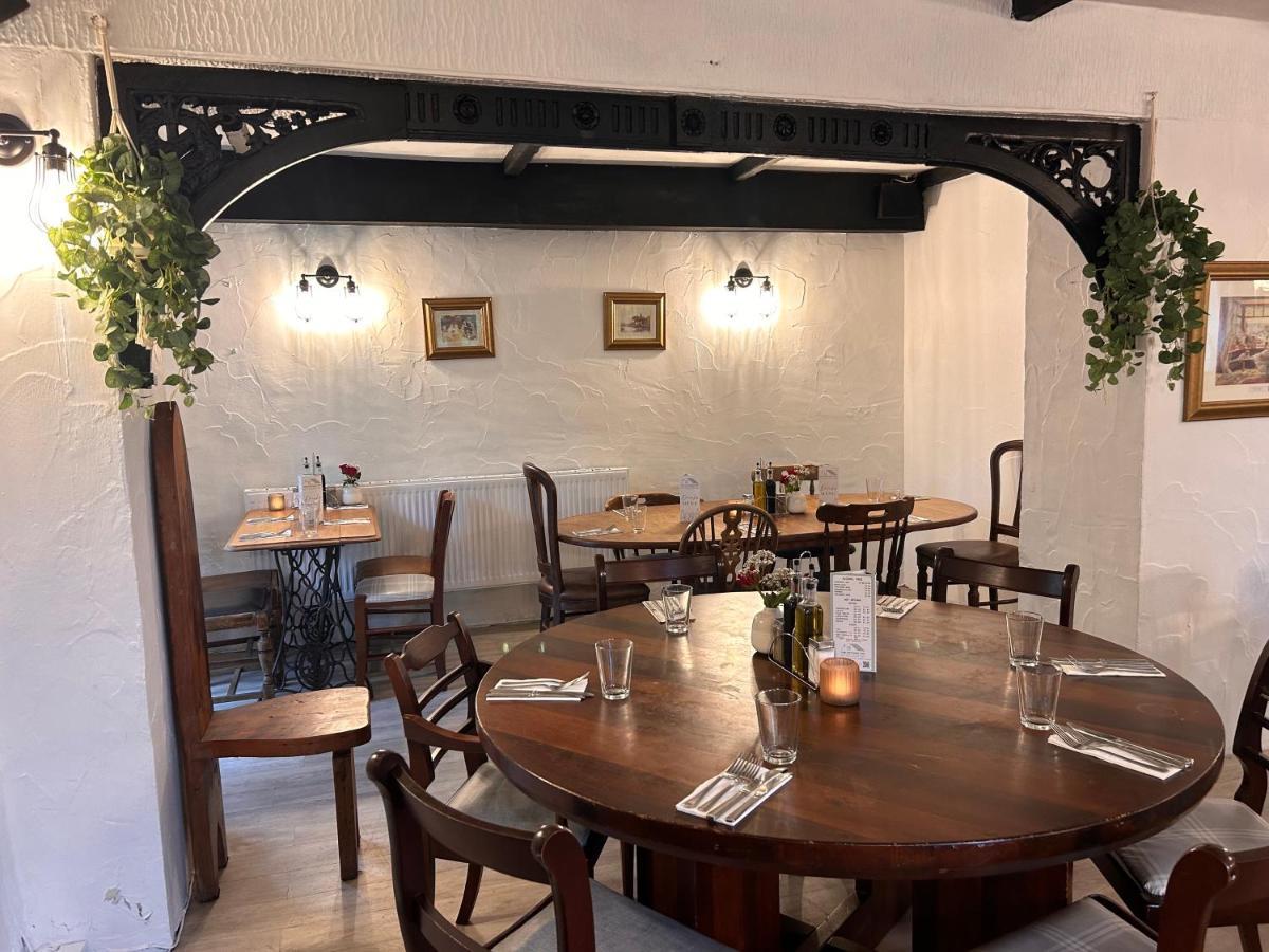 The Cottage Inn Llandeilo Bagian luar foto